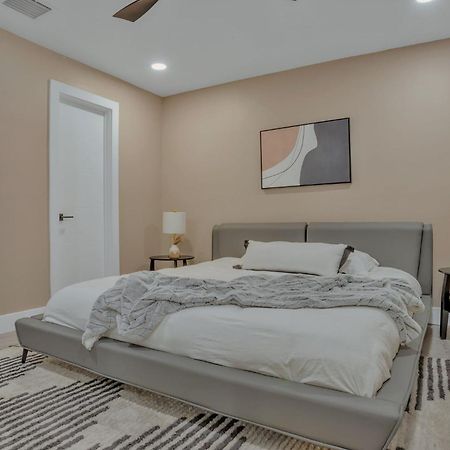 Stunning 2 Story Villa With Pool فورت لودرديل المظهر الخارجي الصورة