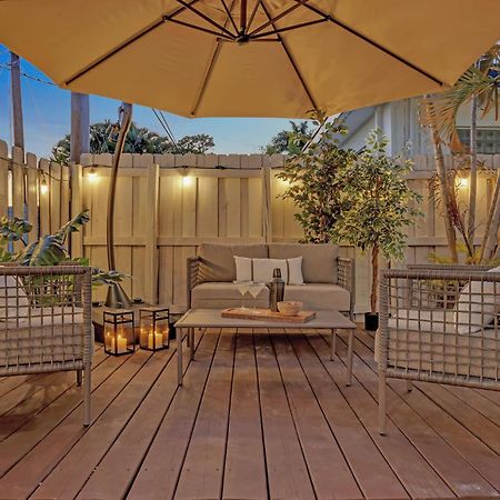 Stunning 2 Story Villa With Pool فورت لودرديل المظهر الخارجي الصورة