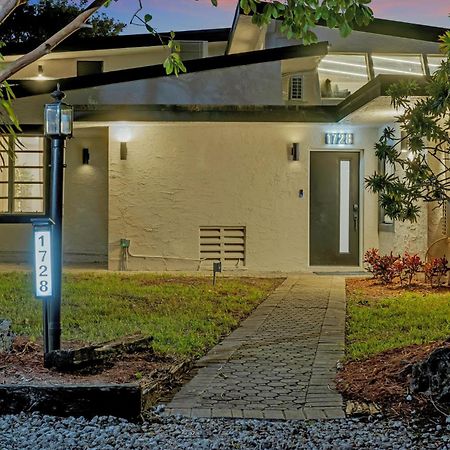 Stunning 2 Story Villa With Pool فورت لودرديل المظهر الخارجي الصورة
